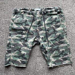 THE RAIL Camo Shorts